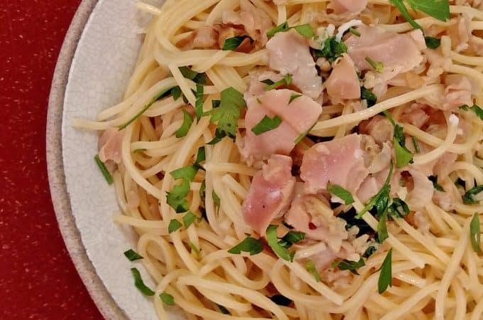 Spaghetti and Clams // Tiny Kitchen Big Taste
