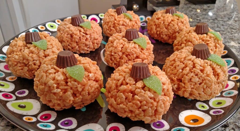 Pumpkin Rice Krispies Treats // Tiny Kitchen Big Taste