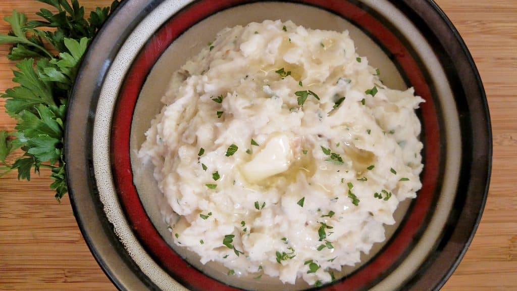 Roasted Garlic Mashed Potatoes // Tiny Kitchen Big Taste